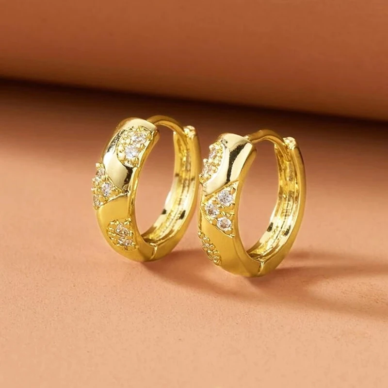 Women'S Ear Accessories - Huitan ต่างหูห่วงสีสีทองเก๋ไก๋ผู้หญิงหูเพชรสังเคราะห์แวววาวเครื่องประดับของปาร์ตี้ที่สวมใส่ได้ทุกวัน